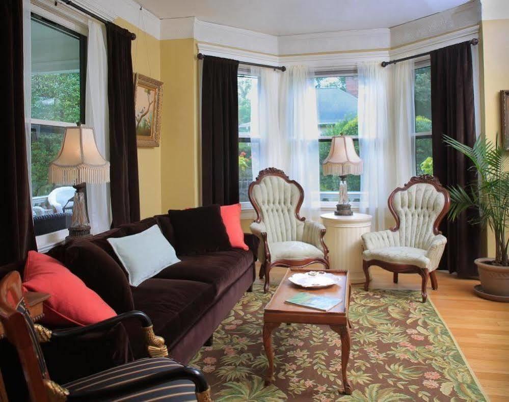 The Lion And The Rose Bed And Breakfast Asheville Exterior foto