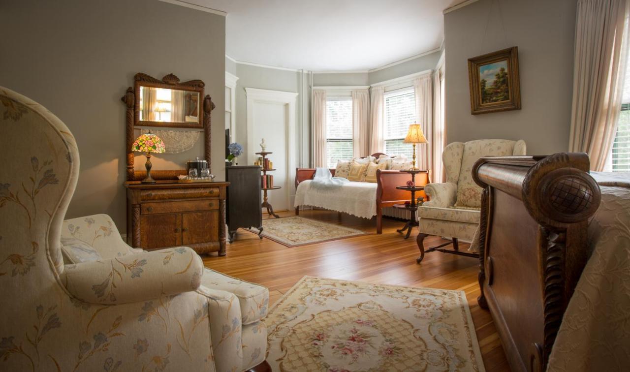 The Lion And The Rose Bed And Breakfast Asheville Exterior foto