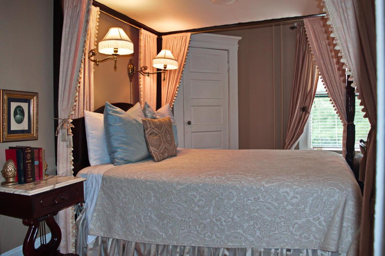 The Lion And The Rose Bed And Breakfast Asheville Exterior foto